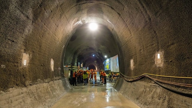 Saira: Miniers dal Tunnel Alvra spetgan sin paja