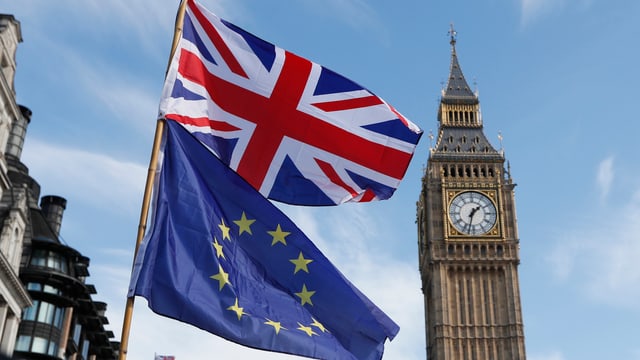 Il maletg mussa las bandieras da la Gronda Britannia e da l'Uniun Europeica.