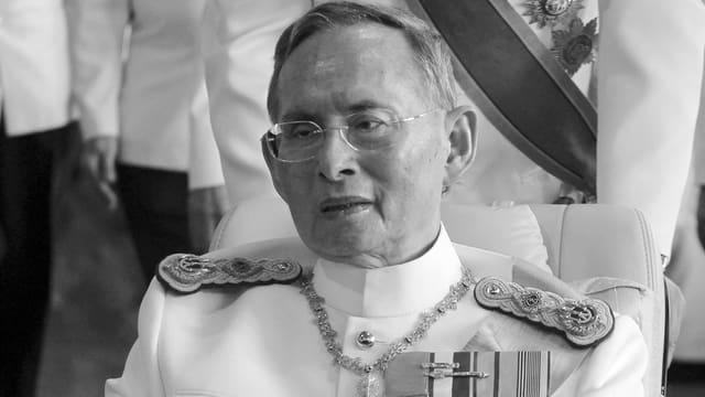 Retg Bhumibol Adulyadej è mort. 