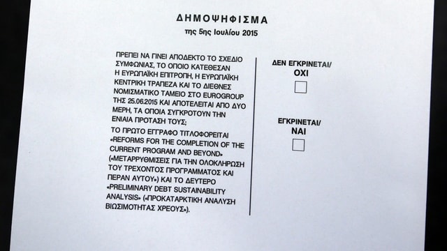Il referendum davart il qual ils Grecs decidan: «Oxi» (na) und «Nai» (gea) e la dumonda. Il referendum davart il qual ils Grecs decidan: «Oxi» (na) und «Nai» (gea) e la dumonda.