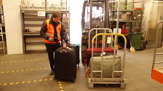 Saira: Las viafiers transportan valischs cun auto e betg cun tren