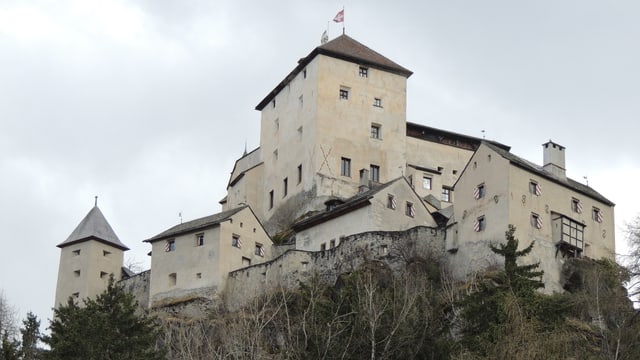 Bunura: In sguard enavos sin l'istorgia dal chastè da Tarasp