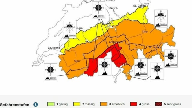 En il Vallais dal sid, en il Tessin dal nord ed en la regiun dal Gottard regia in grond privel da lavinas. En il Vallais dal sid, en il Tessin dal nord ed en la regiun dal Gottard regia in grond privel da lavinas.