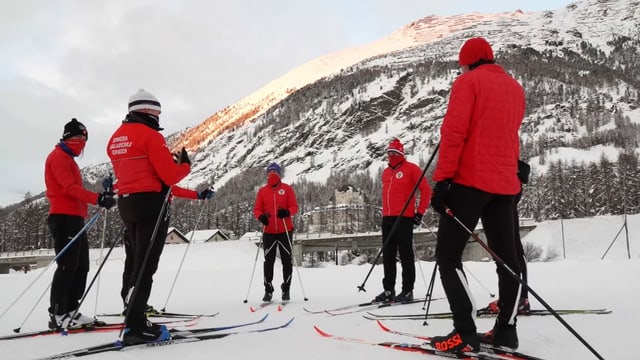 Puntraschigna: Scolastas e scolasts da skis duain er trenar d'instruir passlung