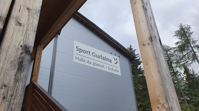 Sport Gurlaina - la halla da hockey a Scuol