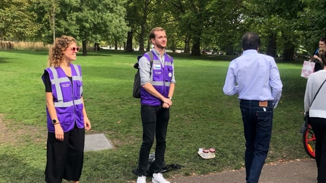 Londra: Voluntaria gida tar fullas da glieud