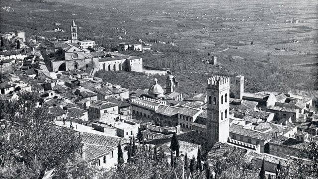Vista d'Assisi da la Rocca Maggiore