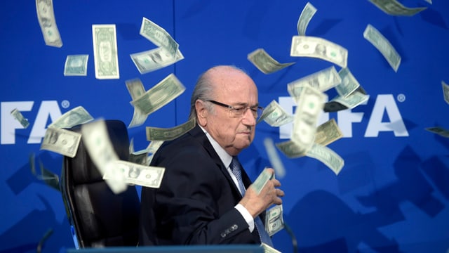 Ina plievgia da bancnotas ha procurà per ina surpraisa malempernaivla a Sepp Blatter.