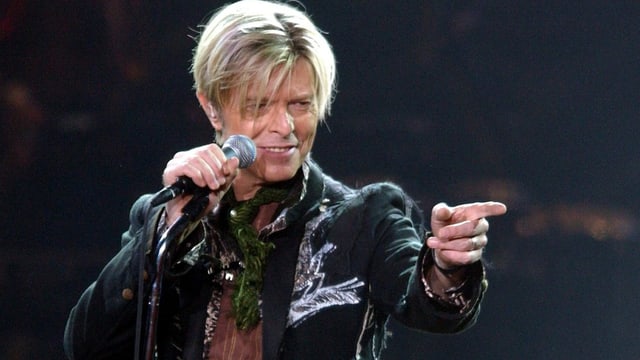 Il rockstar mort David Bowie.