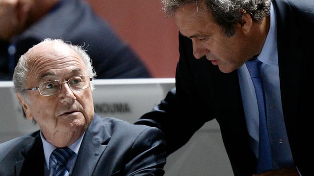 Sepp Blatter en discurs cun Michel Platini.