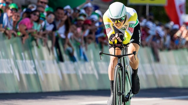 etappa, Rohan Dennis, curta avant la finiziun dal prolog a Cham. etappa, Rohan Dennis, curta avant la finiziun dal prolog a Cham.