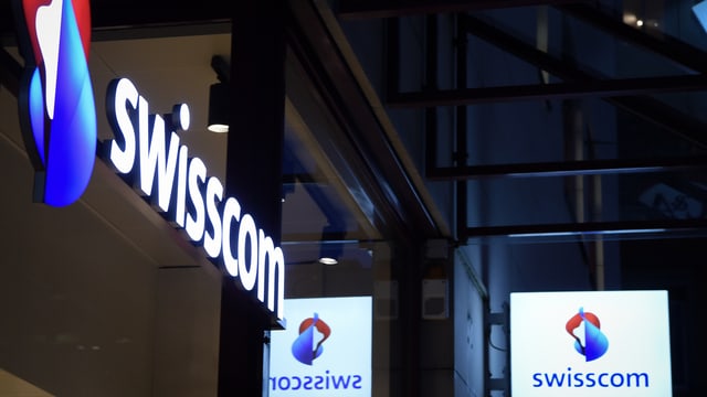 Il logo da la Swisscom vi d'in bajetg. 