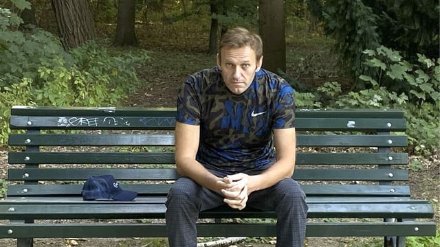 purtret dad Alexey Nawalny che sa chatta anc adina en Russia. 