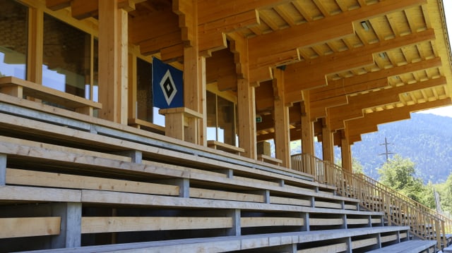 Ina bandiera dal club da ballape HSV da Hamburg penda gia el stadion da Schluein Glion Ina bandiera dal club da ballape HSV da Hamburg penda gia el stadion da Schluein Glion