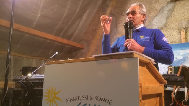 Vito Stupan durant ses discurs. Vito Stupan durant ses discurs.