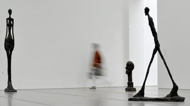 Ovras dad Alberto Giacometti: 'Grande Femme III', 'Grande Tête' e 'Homme qui marche II'.