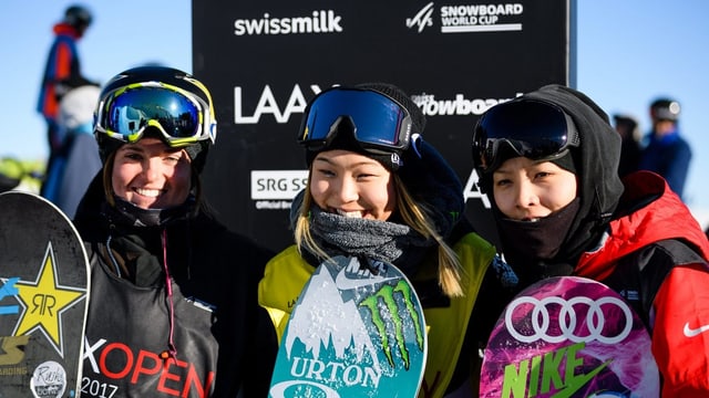 Ariella Gold (USA), Chloe Kim (USA) e Cai Xuetong (CN).