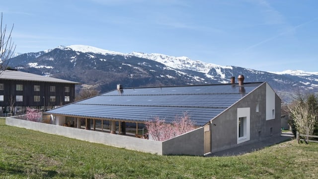 Premi solar svizzer Norman Foster per sanaziun a Fläsch