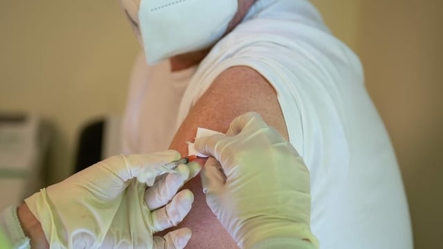 Vaccinar cunter Covid-19: Collavuraziun tranter chantun e medis da chasa funcziunescha bain