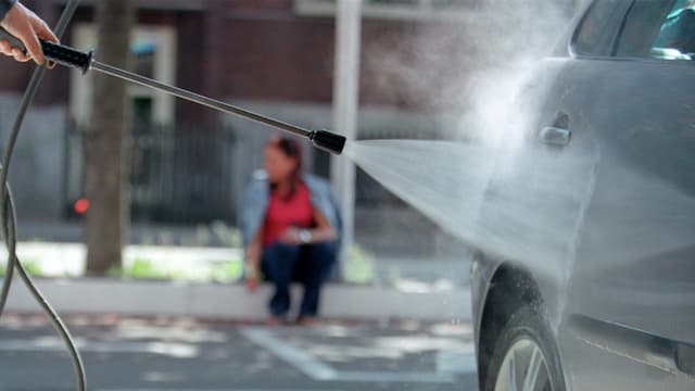 Saira: Naginas reclamaziuns pervi da lavandaria d'autos