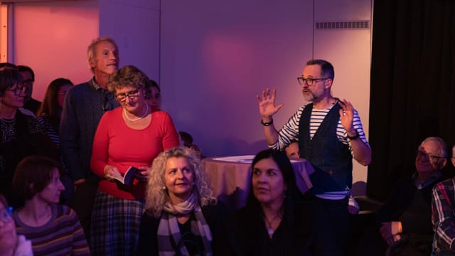 Livio Foffa maina tras la saira da concerts.