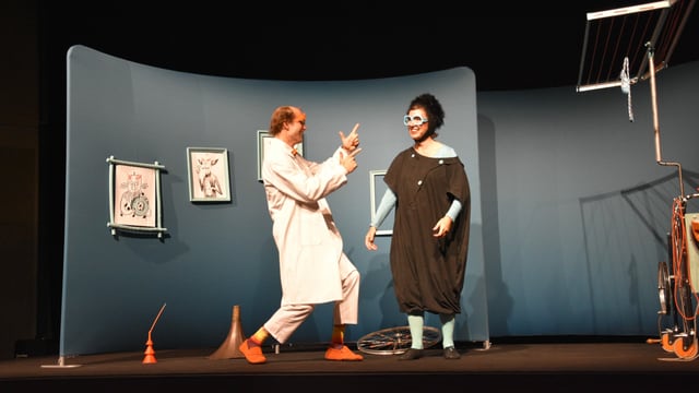 Fotografia dal teater Sar Widerstand e sia maschina da furtüna Fotografia dal teater Sar Widerstand e sia maschina da furtüna