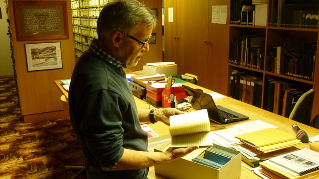Tarcisi Hendry mussa documents per l'archiv cultural.