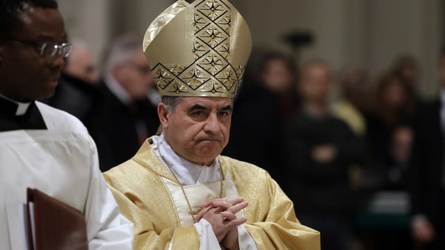  Cardinal Angelo Becciu.