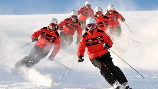 Saira: Sguard enavos en l'istorgia da 90 onns scola da skis San Murezzan