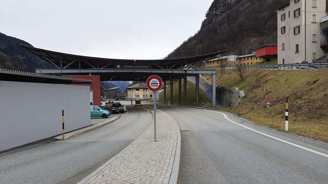 A Castasegna al cunfin cun l'Italia èsi quiet