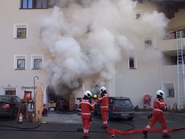 Actualmain na po il hotel betg pli vegnir nizzegià. Ils giasts èn vegnids alloschads en in hotel vischinant. Actualmain na po il hotel betg pli vegnir nizzegià. Ils giasts èn vegnids alloschads en in hotel vischinant.
