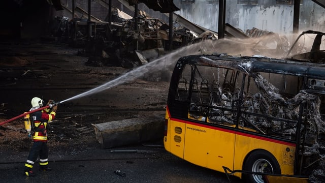 Bunura: Incendi da garascha d'autos da posta – in update