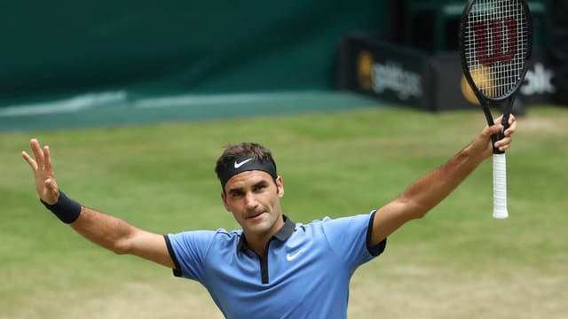 Roger Federer sa legra sur da la victoria. 