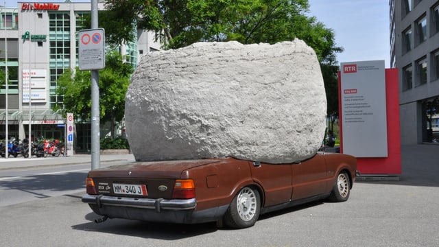 Ford Taunus Ghia cun rucla da beton