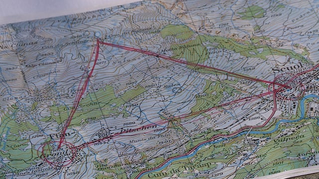 Colliaziun cun Ftan cun la lingia fibra da vaider sur il territori da skis Motta Naluns Colliaziun cun Ftan cun la lingia fibra da vaider sur il territori da skis Motta Naluns