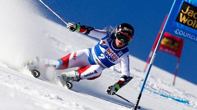 Suenter las victorias en la supercumbinaziun ed en la cursa rapida, vegn Lara Gut segunda dal slalom Gigant.