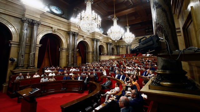 Il parlament da la Catalugna ch'aveva decidì sia independenza ils 28 da fanadur 2016.