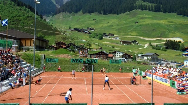 Mustér: Club da tennis festivescha giubileum da 50 onns
