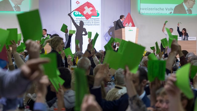 La PPS ha decidì las parolas per ils 5 da zercladur - ils delegads tegnan si lur scrit da votar verd