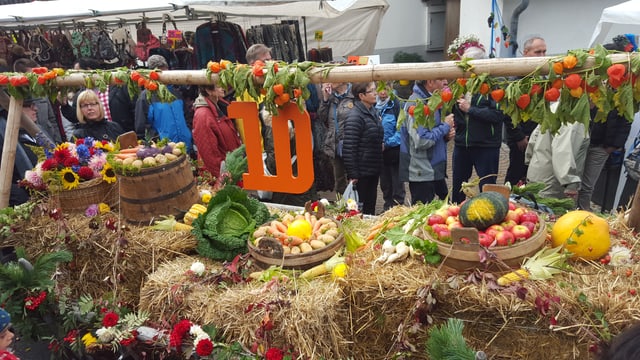 Festa da racolta en Val Müstair.