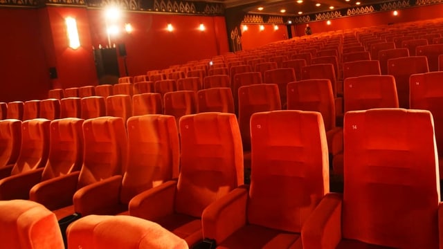 Mezdi: Kinos a Cuira – iniziants spetgan sin decisiun da parlament