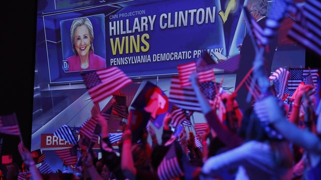Grazia als novs resultats po teoreticamain mo aunc Sanders far concurrenza a Clinton. Grazia als novs resultats po teoreticamain mo aunc Sanders far concurrenza a Clinton.