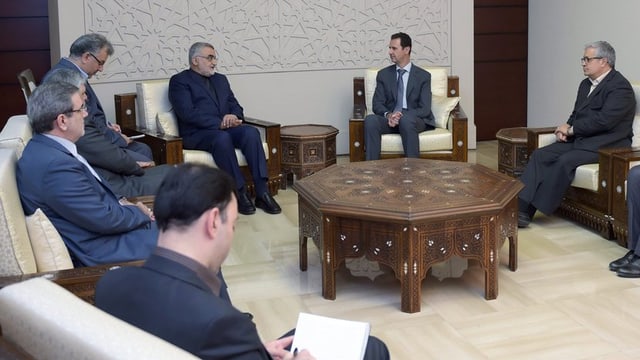 Avant paucs dis han diplomats da l’Iran discurrì a Damascus cun il president sirian Assad.