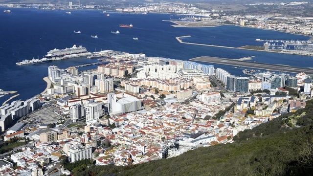 La citad da Gibraltar da surengiu.