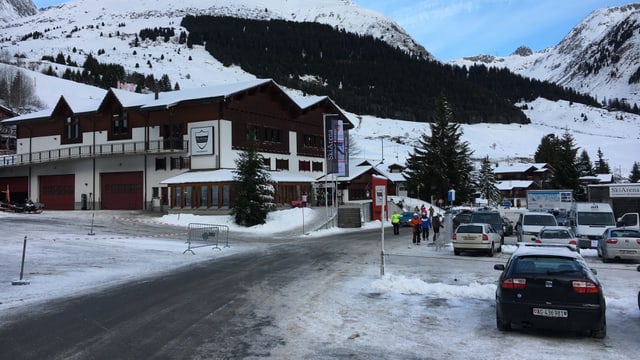 Bunura: Cun skis a Andermatt-Sedrun, staziun a val Dieni