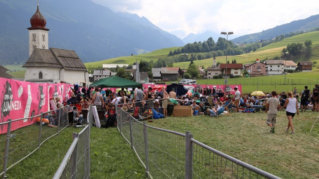 Curt avant che als portas dal Open Air Lumnezia 2015 arvan. Curt avant che als portas dal Open Air Lumnezia 2015 arvan.