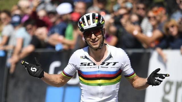 Nino Schurter durant la crisa da corona