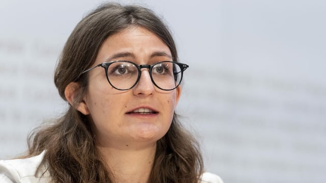 purtret da Julia Küng, co-presidenta dals Verds giuvens. purtret da Julia Küng, co-presidenta dals Verds giuvens.