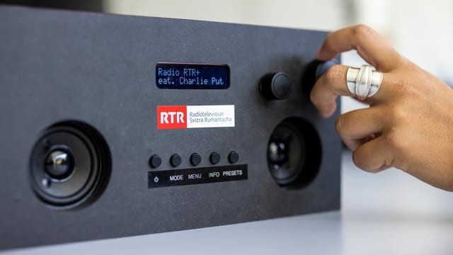 Radio DAB+ fabritgà sez cun si logo da RTR