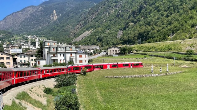 Passagieras sin il traject dal Bernina